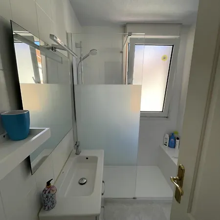 Nuevo Con Piscina Y Garaje En La Urb * Mogro