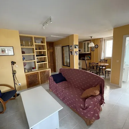 Nuevo Con Piscina Y Garaje En La Urb Apartment